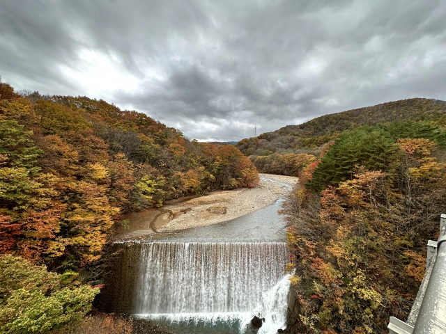 松川渓谷 県道66号 (雷滝)